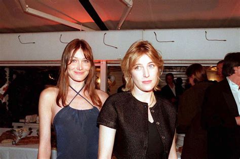 carla bruni prada|carla bruni and chanteuse.